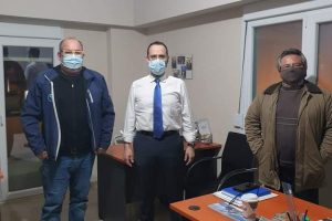Συνάντηση με ιδιοκτήτες ταξί